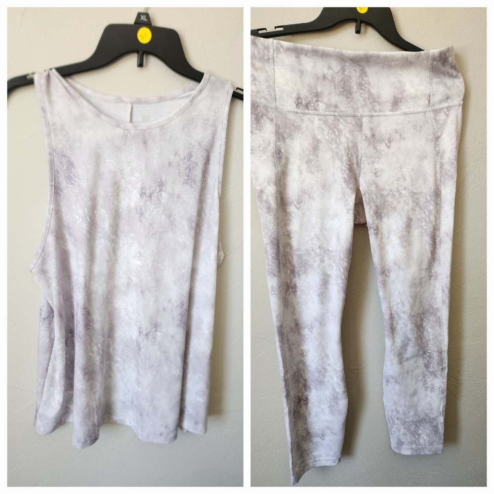 Women's Tank and Leggings Set Size Large